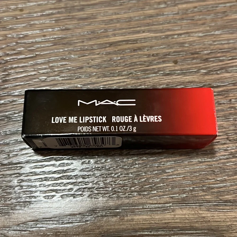 MAC Cosmetics MAC Rub’y’s Crew Love Me Lipstick Shamelessly Vain 427